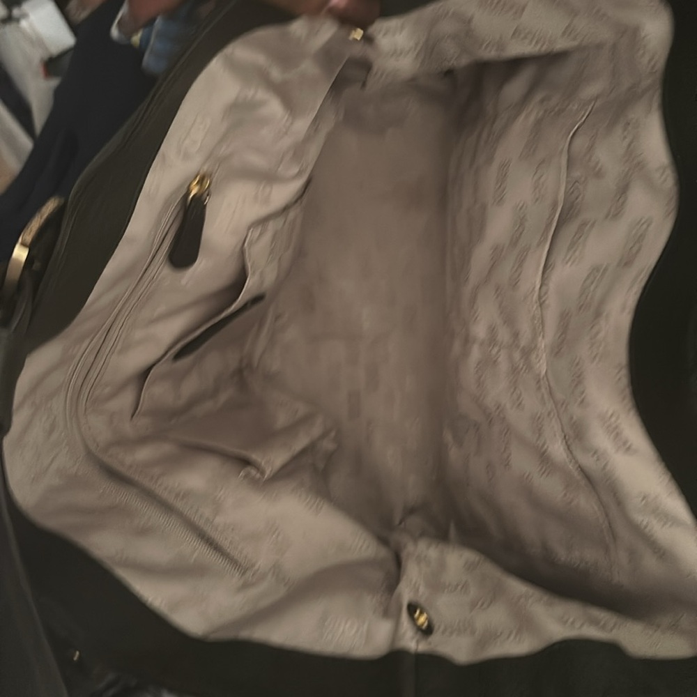 Large Michael Kors Bag - Picture 2 of 4